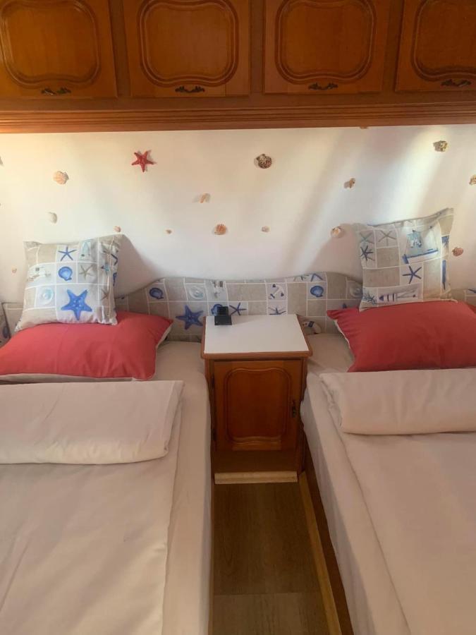 Campsite Hub Caravans Gradina *